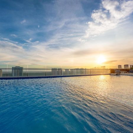Ghl コレクション バランキージャ ホテル エクステリア 写真 Infinity pool at the rooftop of the hotel